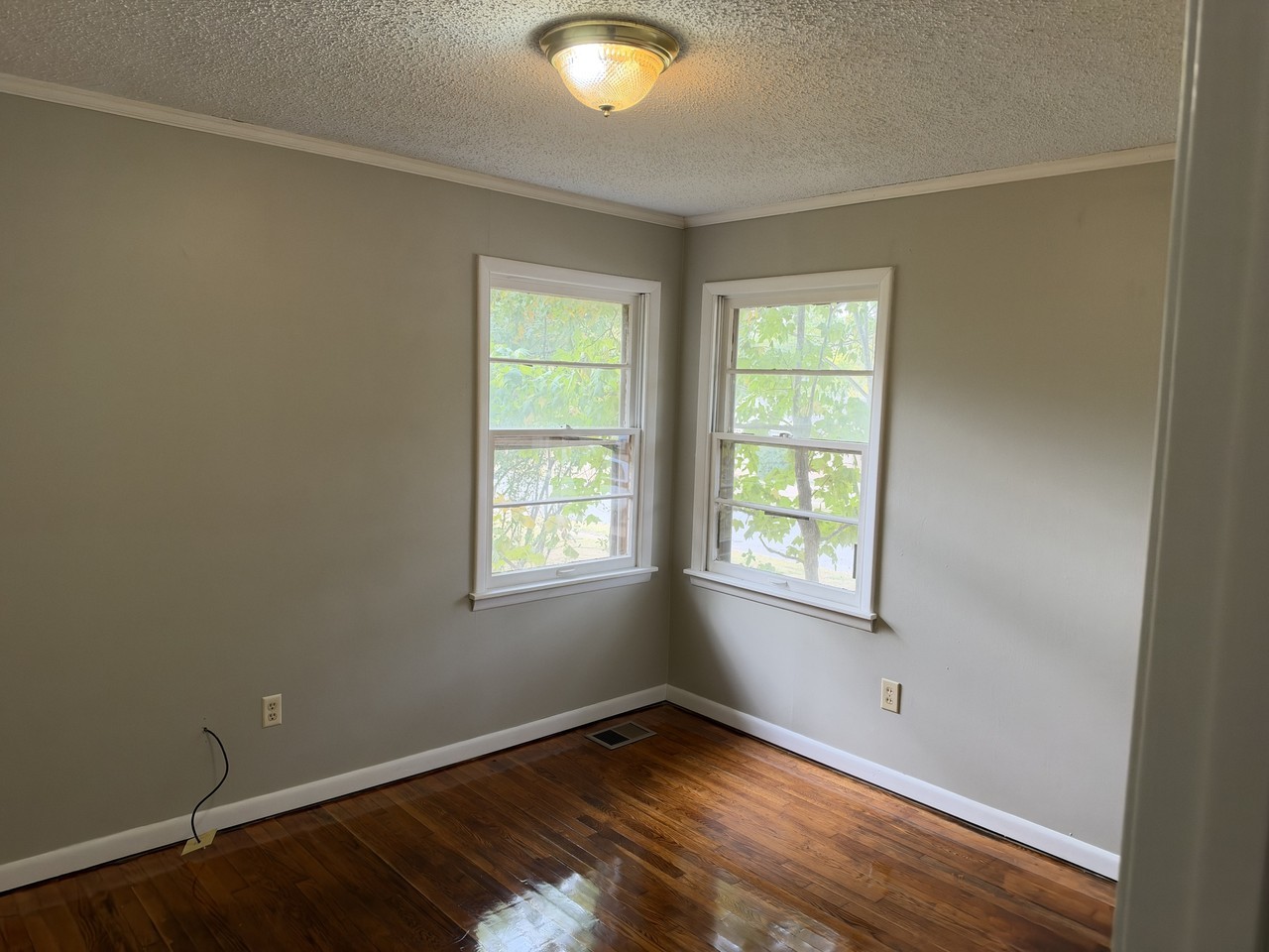 725 Valley Dr #1 - Photo 4 of 7