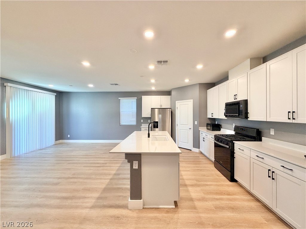 7661 Mojave Wind Ave - Photo 7 of 38