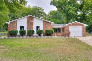 featured image of 220 Highview Way