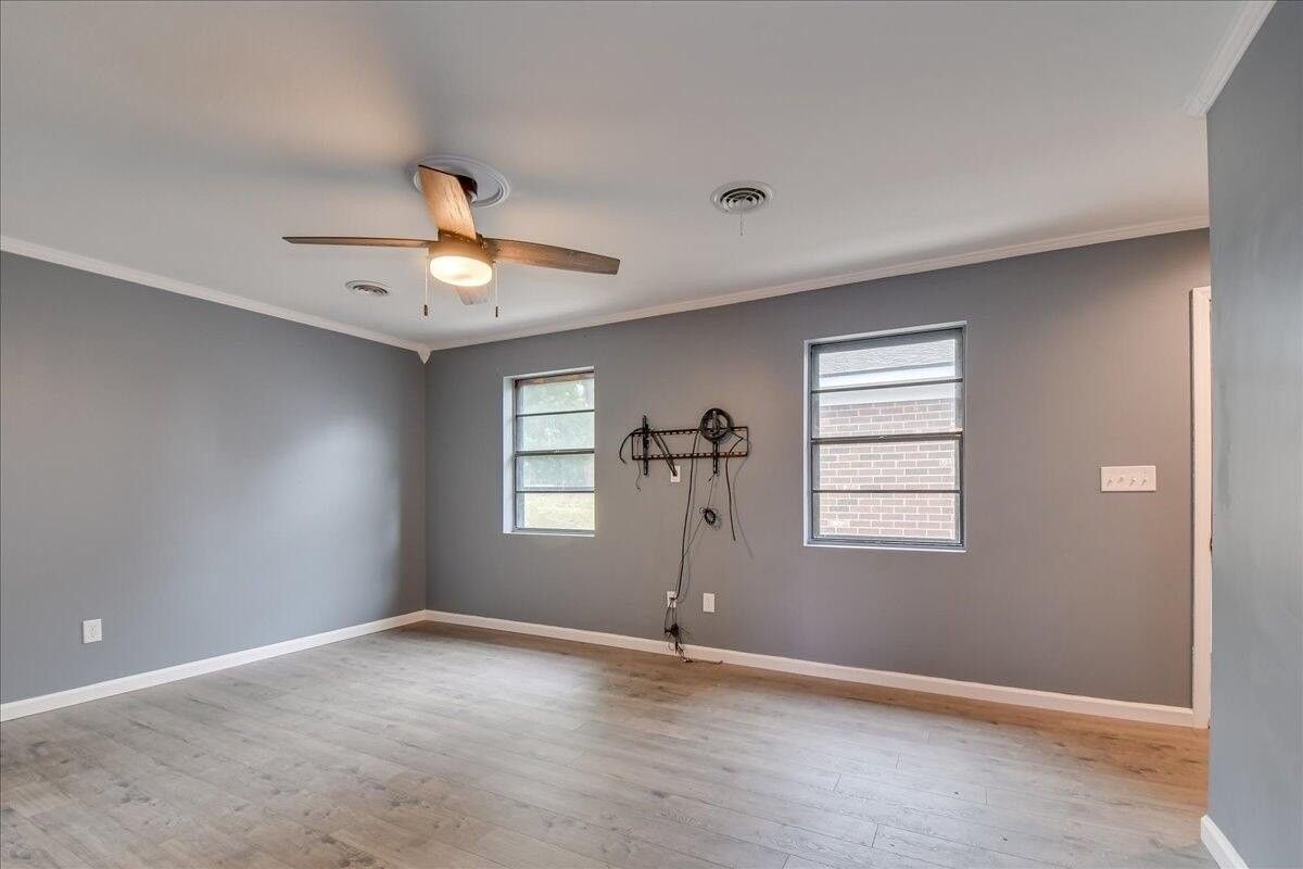 220 Highview Way - Photo 7 of 25