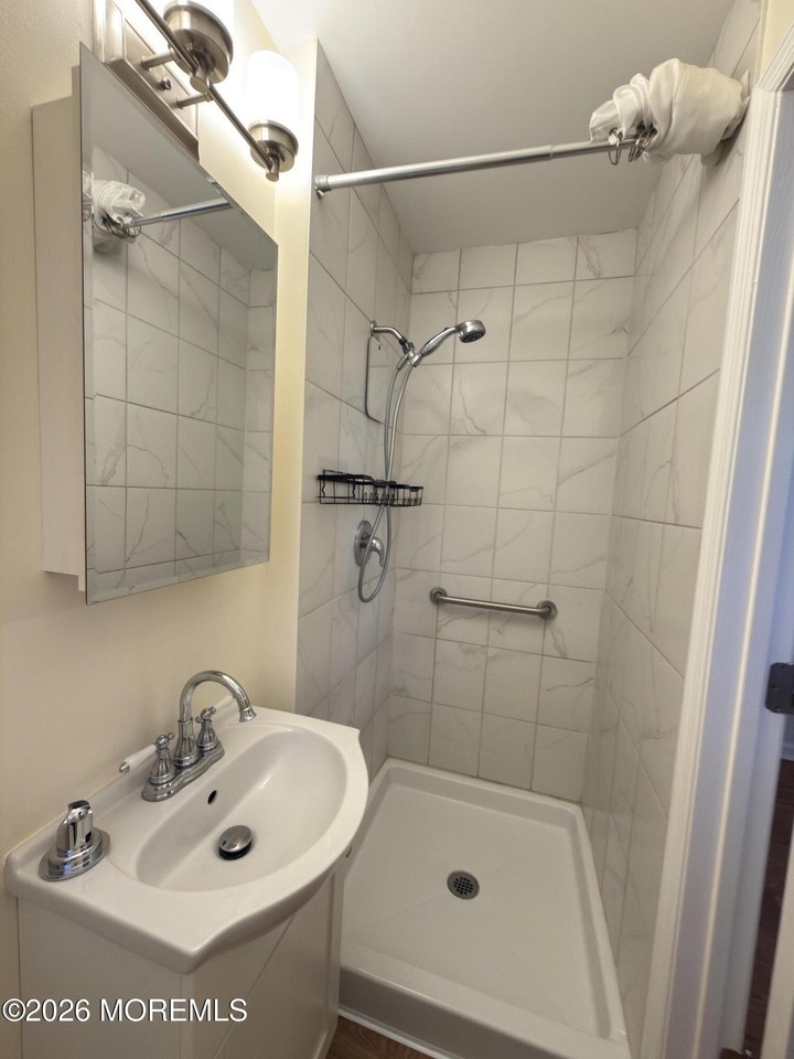 602 Harris Ave #4B - Photo 7 of 8