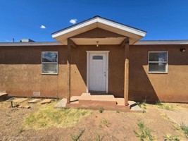 featured image of 606 N Apache Ave