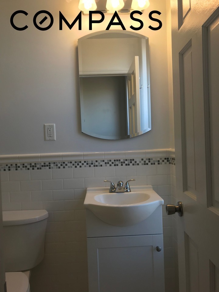 247 58th St #3R - Photo 4 of 7