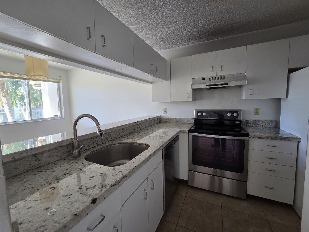 19205 Glenmoor Dr - Photo 5 of 8