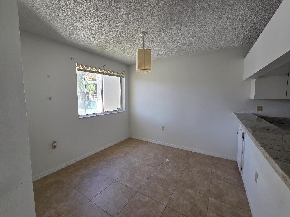 19205 Glenmoor Dr - Photo 6 of 8