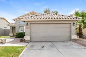 featured image of 1655 E Tremaine Ave