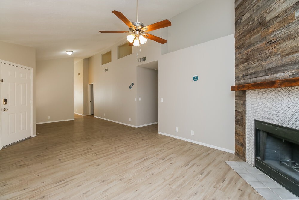 5022 W Fairview St - Photo 4 of 16