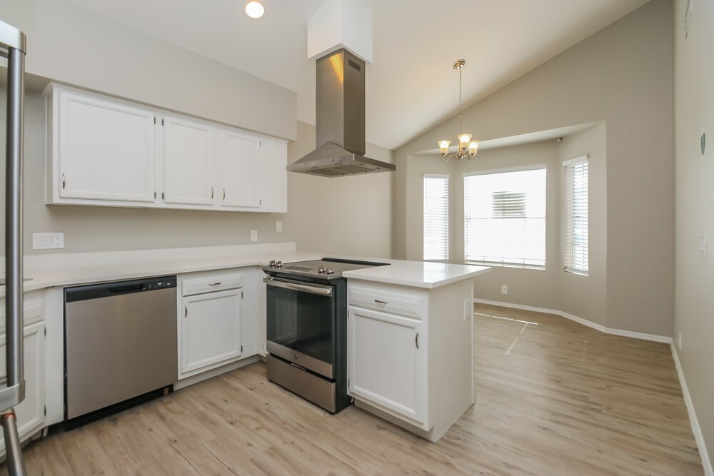 5022 W Fairview St - Photo 6 of 16