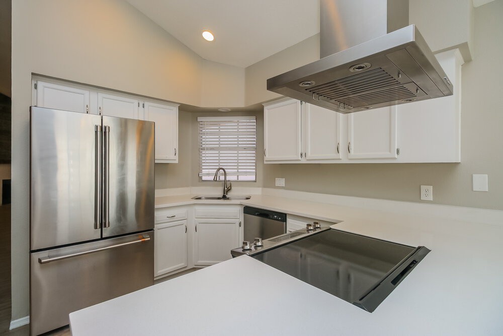 5022 W Fairview St - Photo 7 of 16