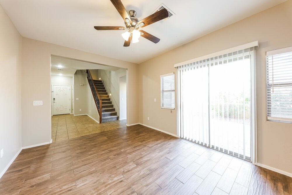 10296 W Sands Dr - Photo 5 of 17