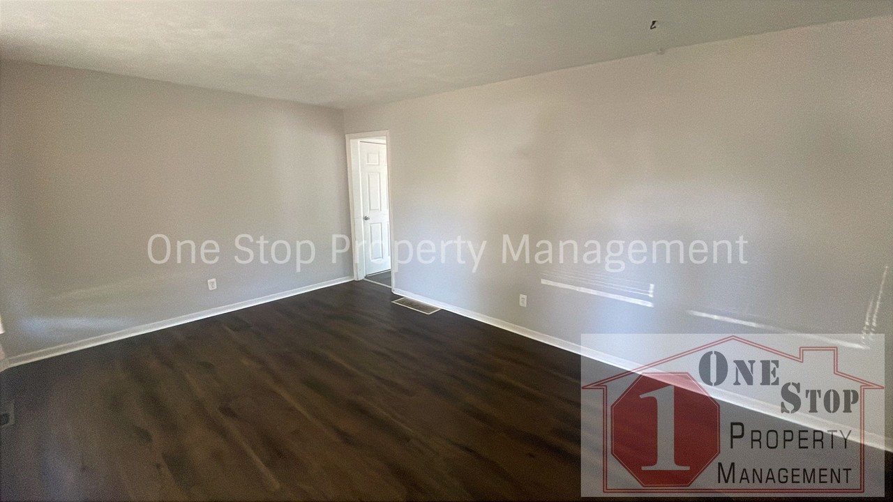 10609 E 28th Ter S - Photo 2 of 22