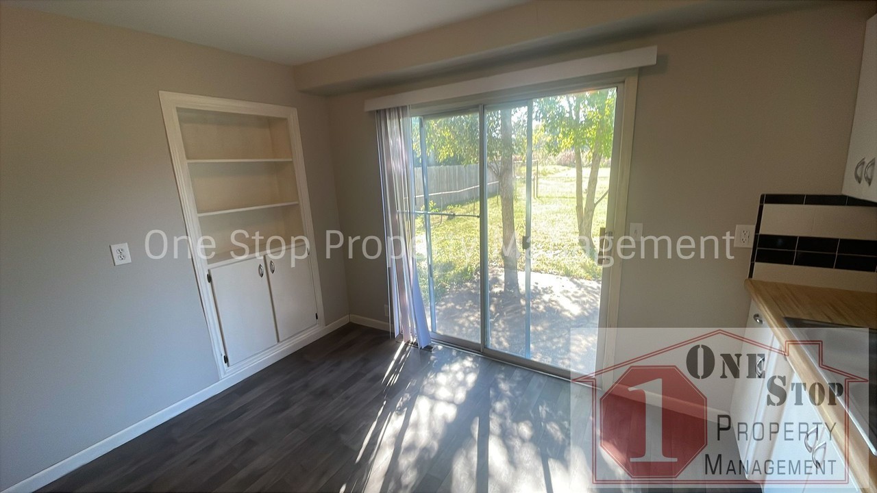10609 E 28th Ter S - Photo 6 of 22