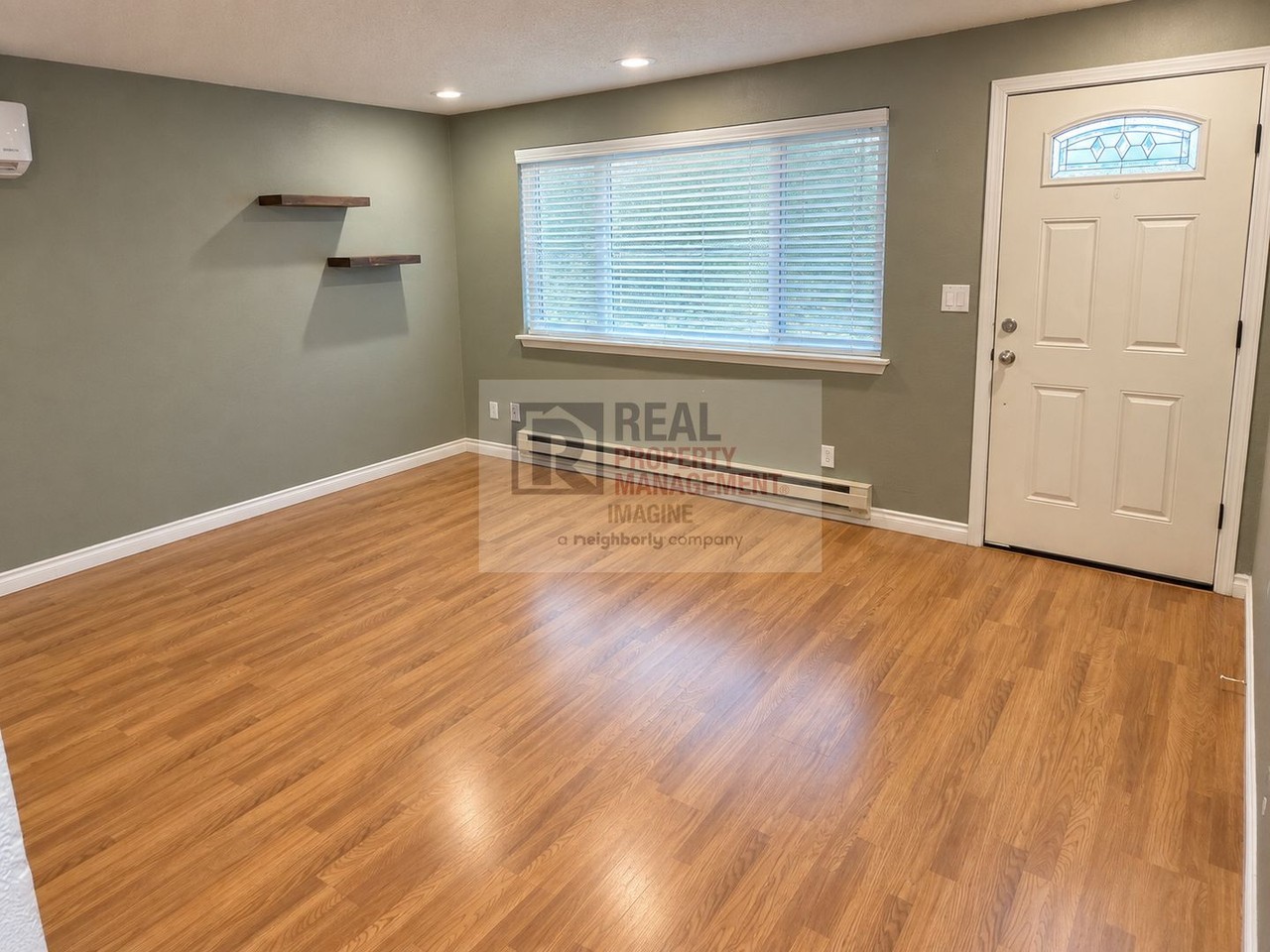 819 Oakcrest Dr Se - Photo 3 of 15