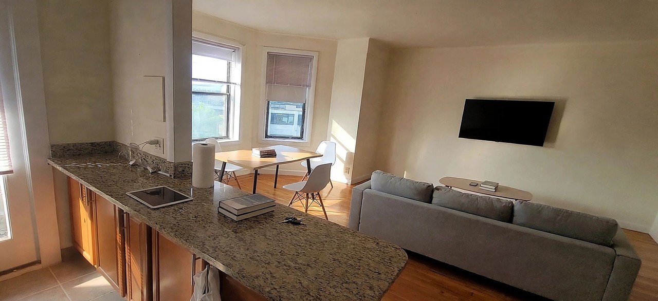 1126 Commonwealth Ave - Photo 4 of 13