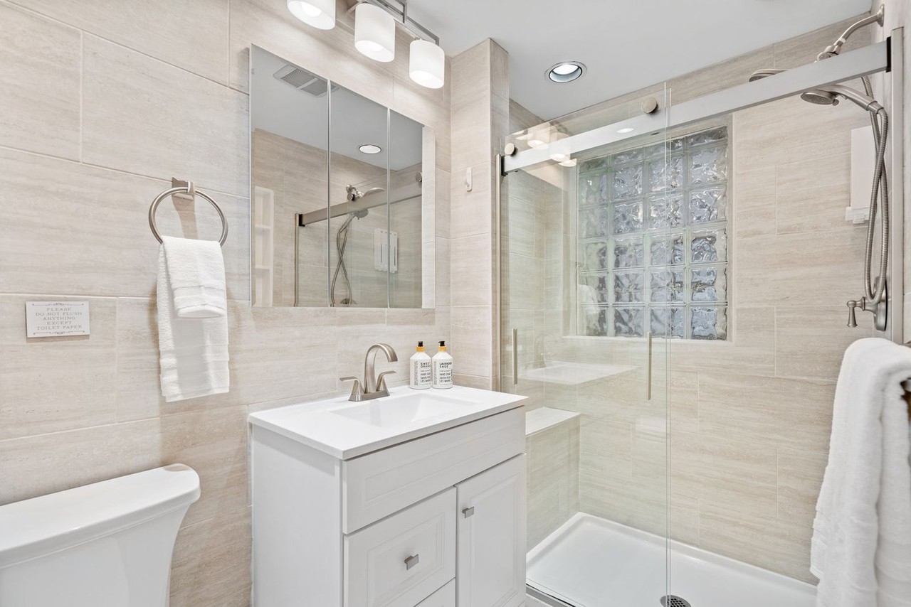 2803 Olive St Nw #1696388P - Photo 7 of 10