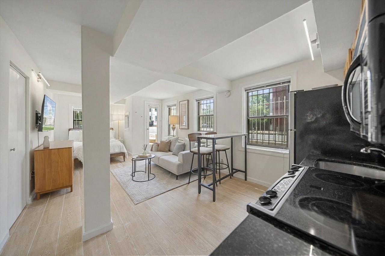 1832 15th St Nw #1696377P - Photo 2 of 8