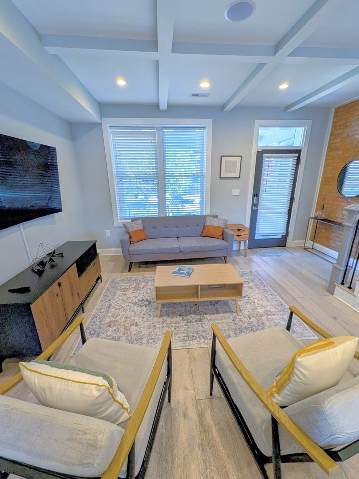 1312 Montello Avenue Northeast - Photo 2 of 25