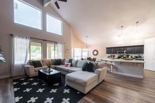 5924 E Woodridge Dr - Photo 1 of 1