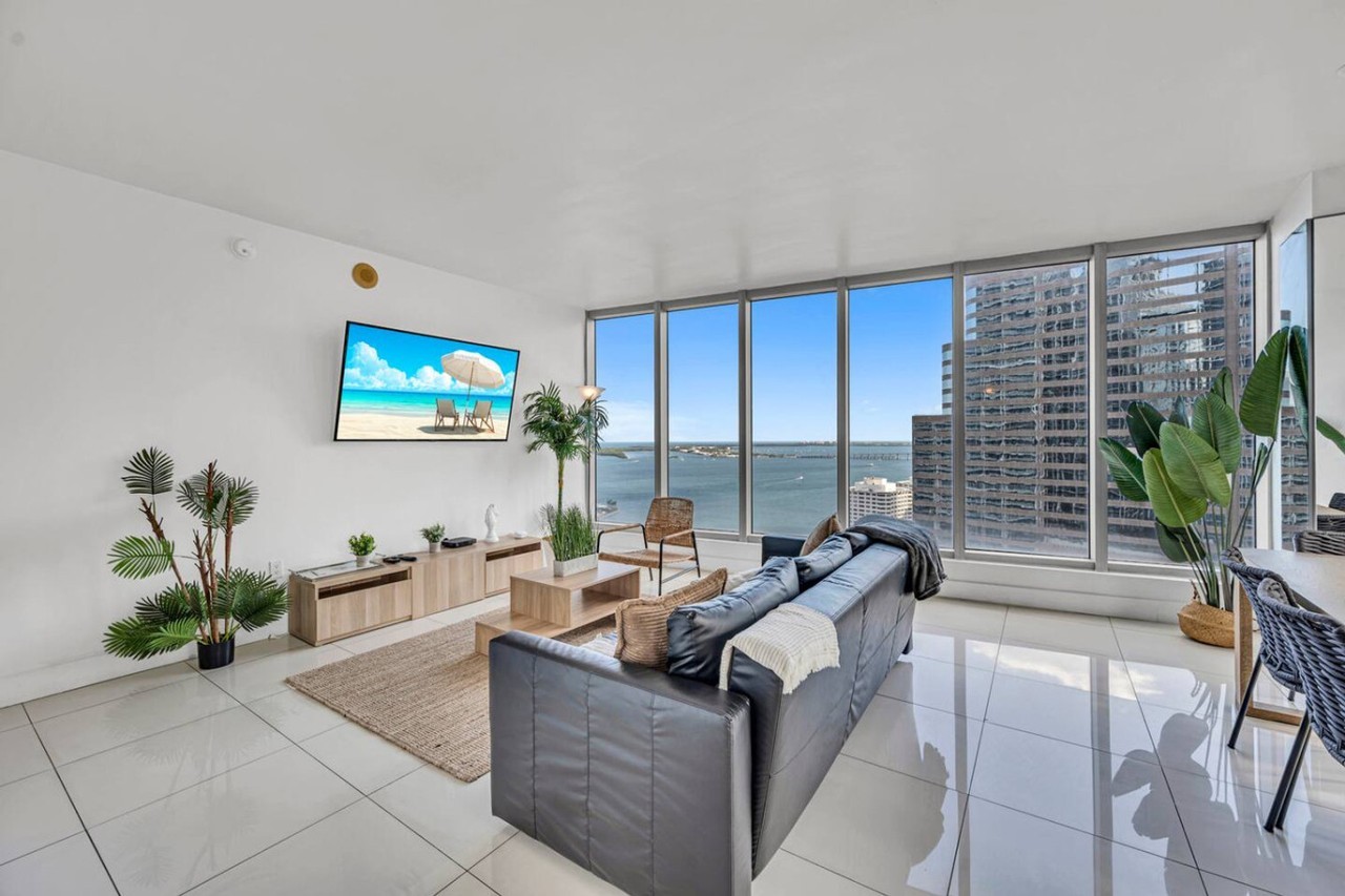 485 Brickell Avenue - Photo 2 of 39