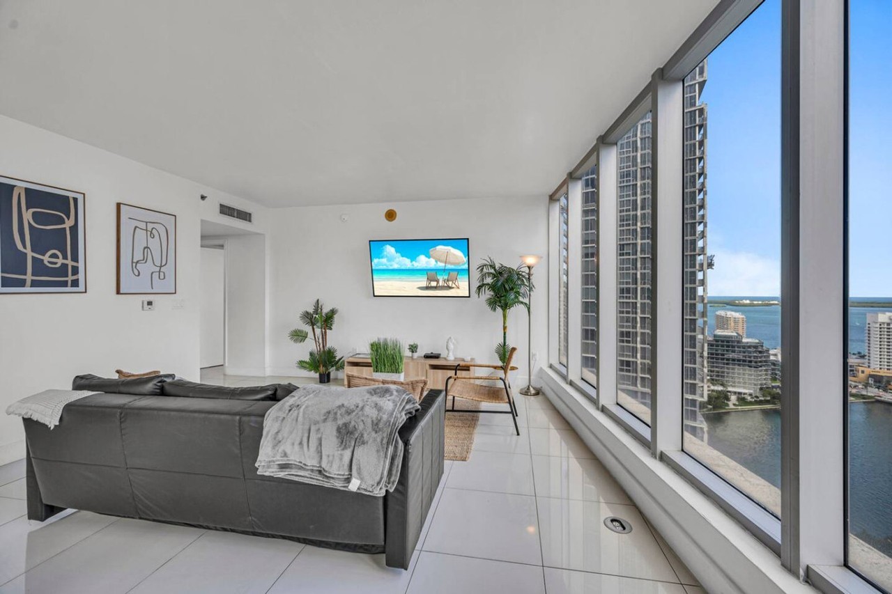 485 Brickell Avenue - Photo 3 of 39