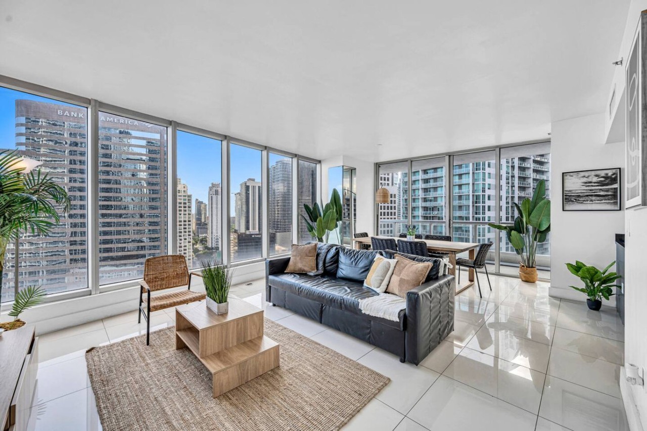 485 Brickell Avenue - Photo 4 of 39