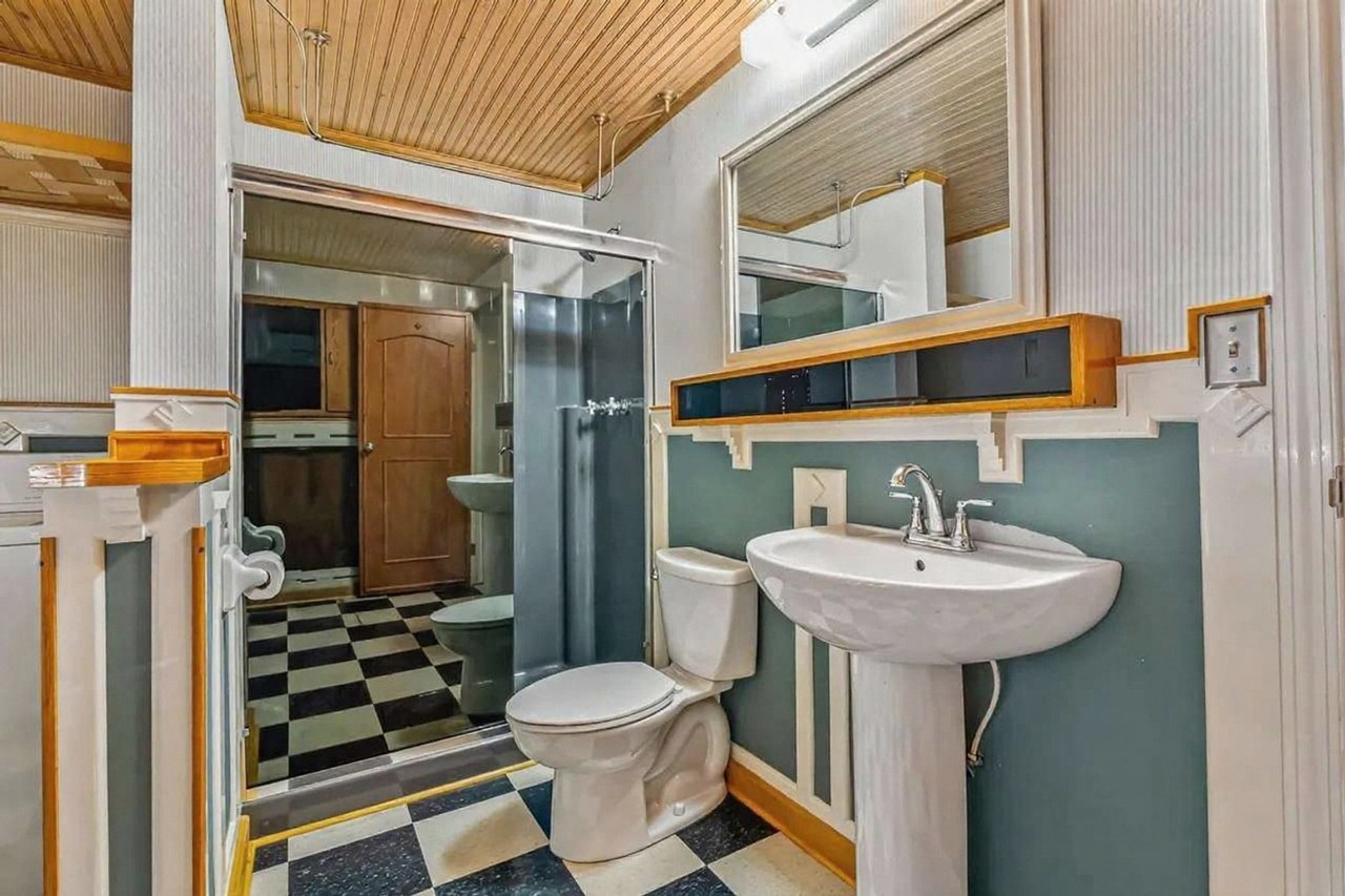 1801 S Euclid Ave #1697631P - Photo 6 of 24
