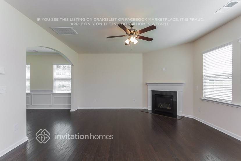 16117 Foreleigh Rd - Photo 4 of 27