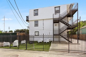 featured image of 2427 Kerlerec St #13