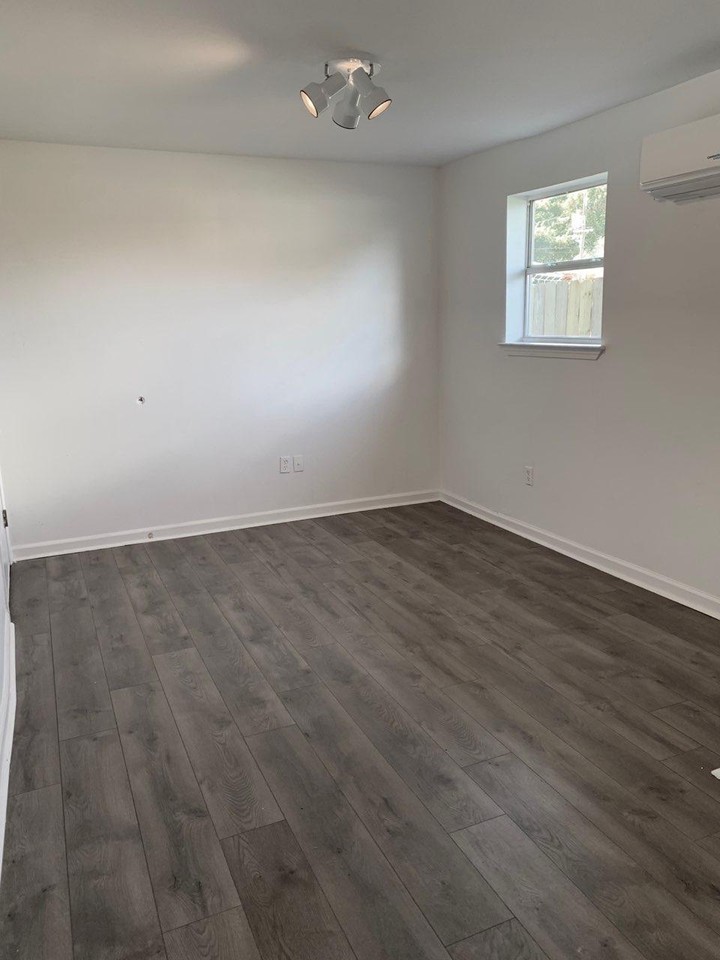 2427 Kerlerec St #13 - Photo 6 of 8