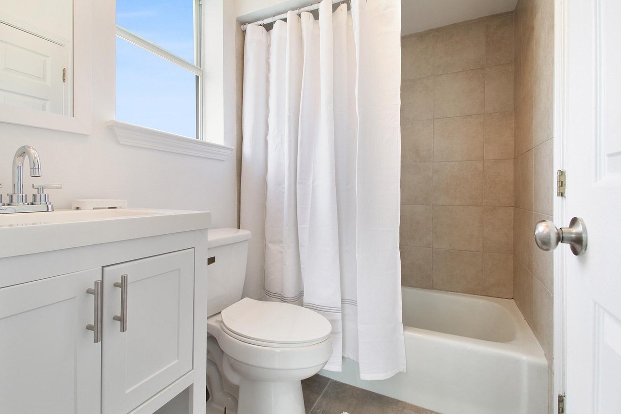 2427 Kerlerec St #13 - Photo 7 of 8