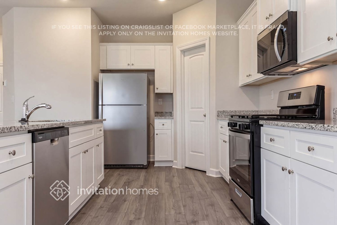 3408 Quintana Dr - Photo 4 of 24