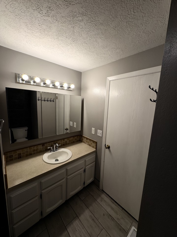 1405 E Bergeson St - Photo 2 of 21