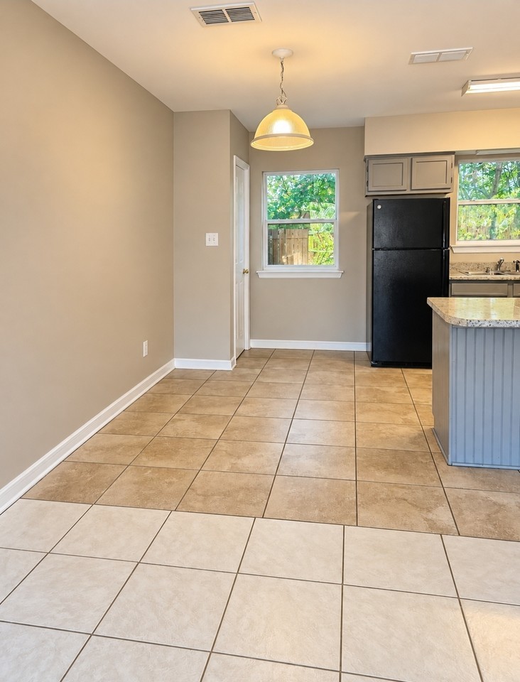 209 E 24th Ave #5 - Photo 5 of 14