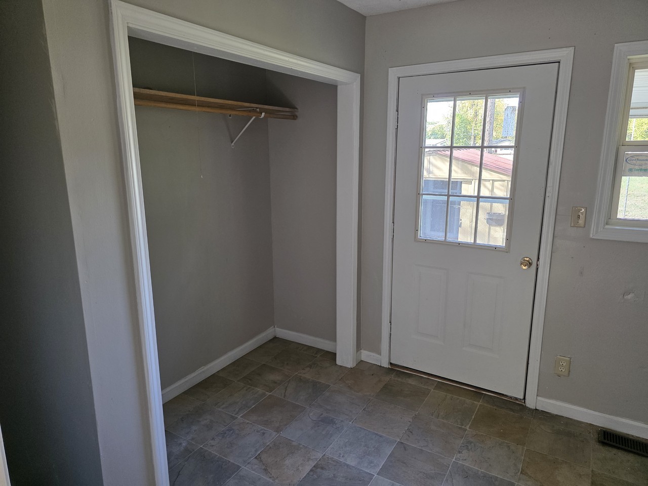 30 Orchard Dr - Photo 3 of 11