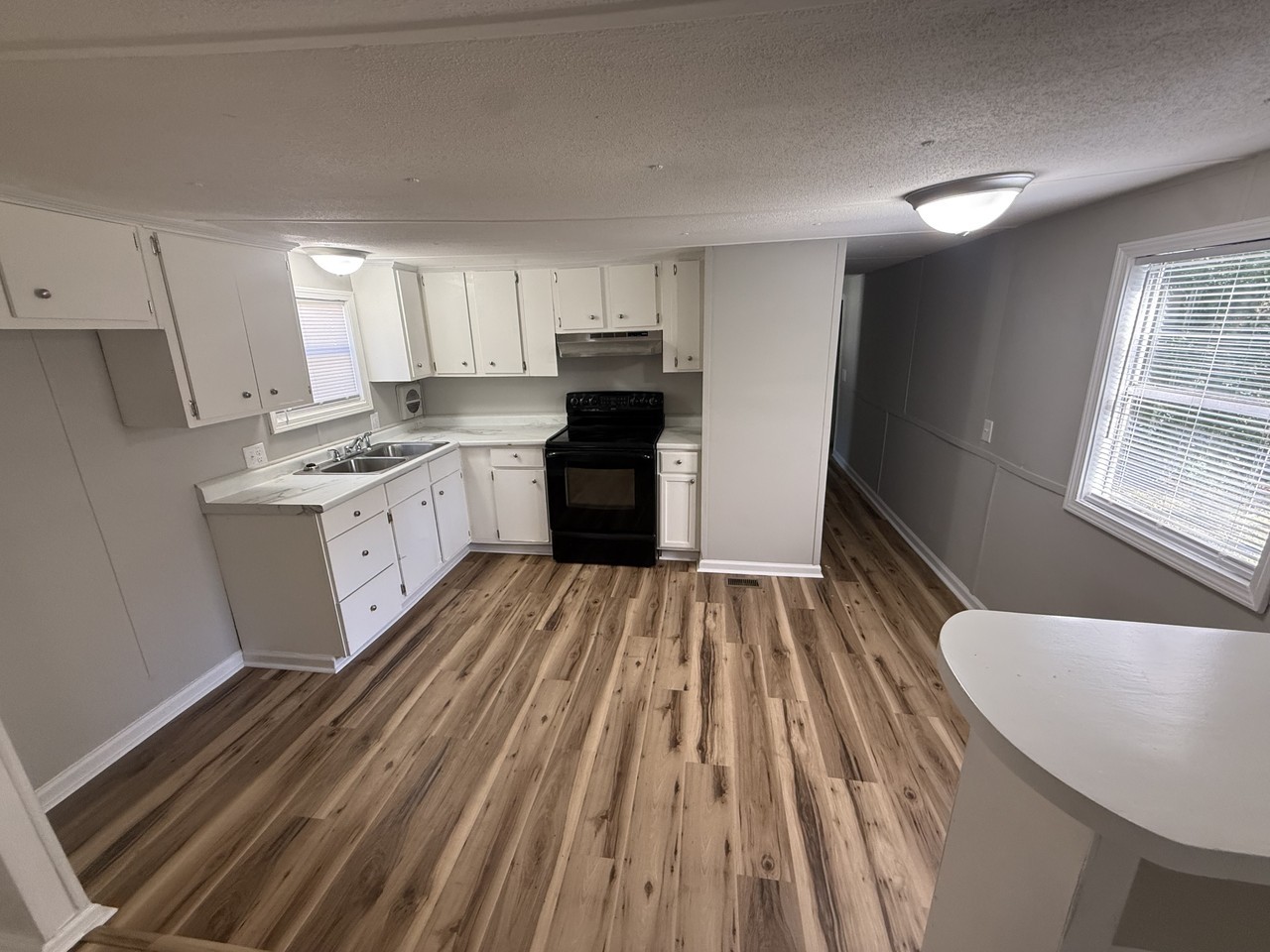 1133 Pickett Rd - Photo 3 of 11