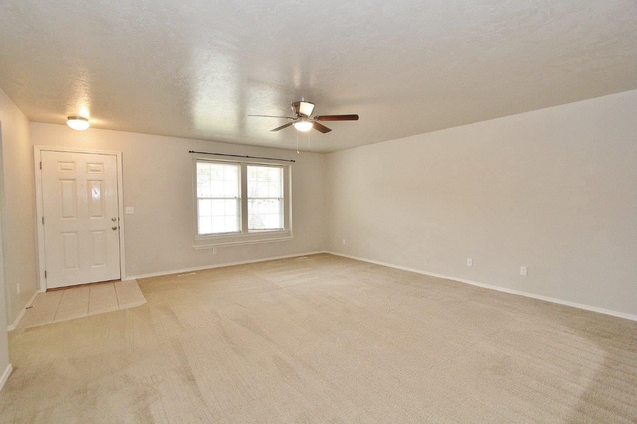 6469 S Mistyglen Ave - Photo 5 of 28
