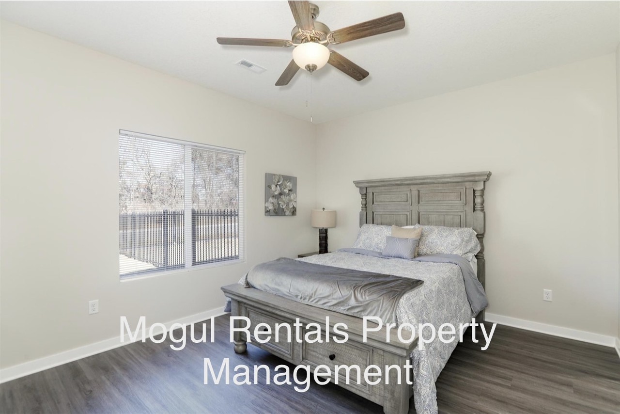 1755 Decarsky Ct #1755 - Photo 6 of 12