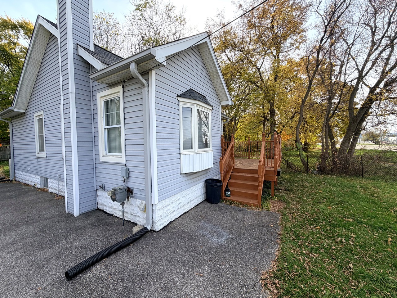3912 Western Rd - Photo 5 of 31