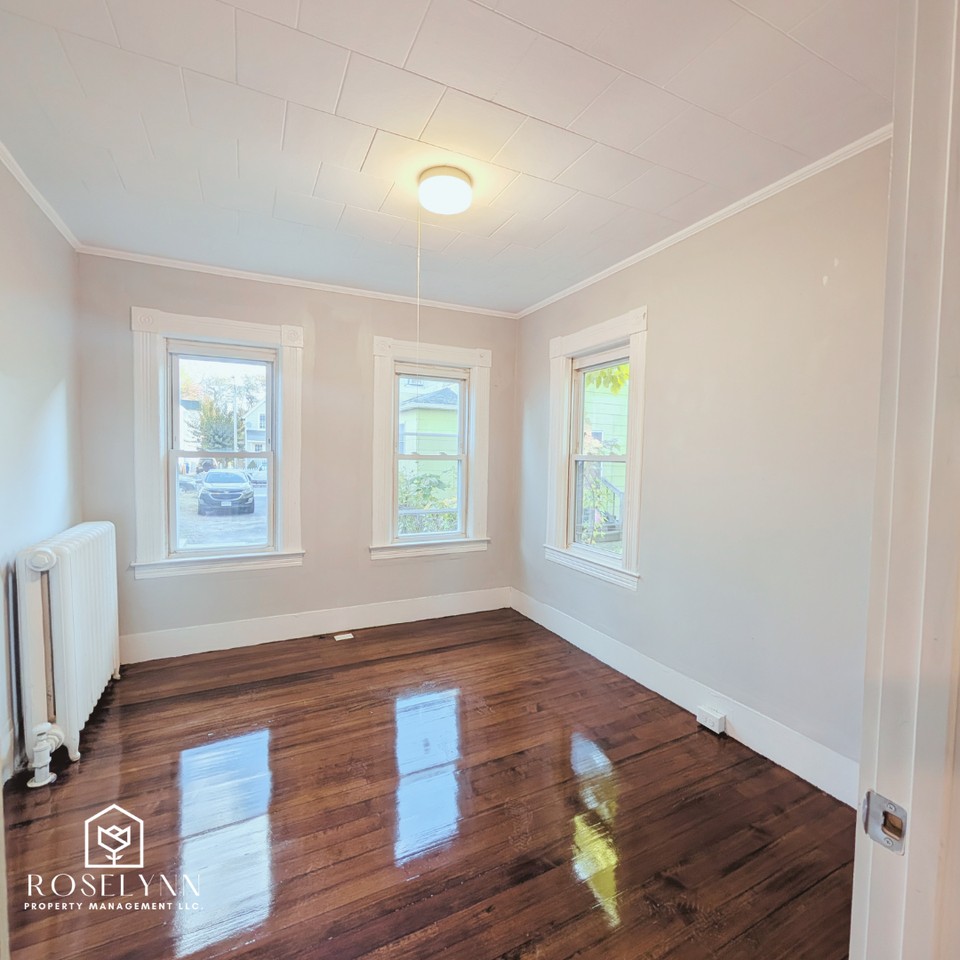 56 Andrew St - Photo 3 of 10