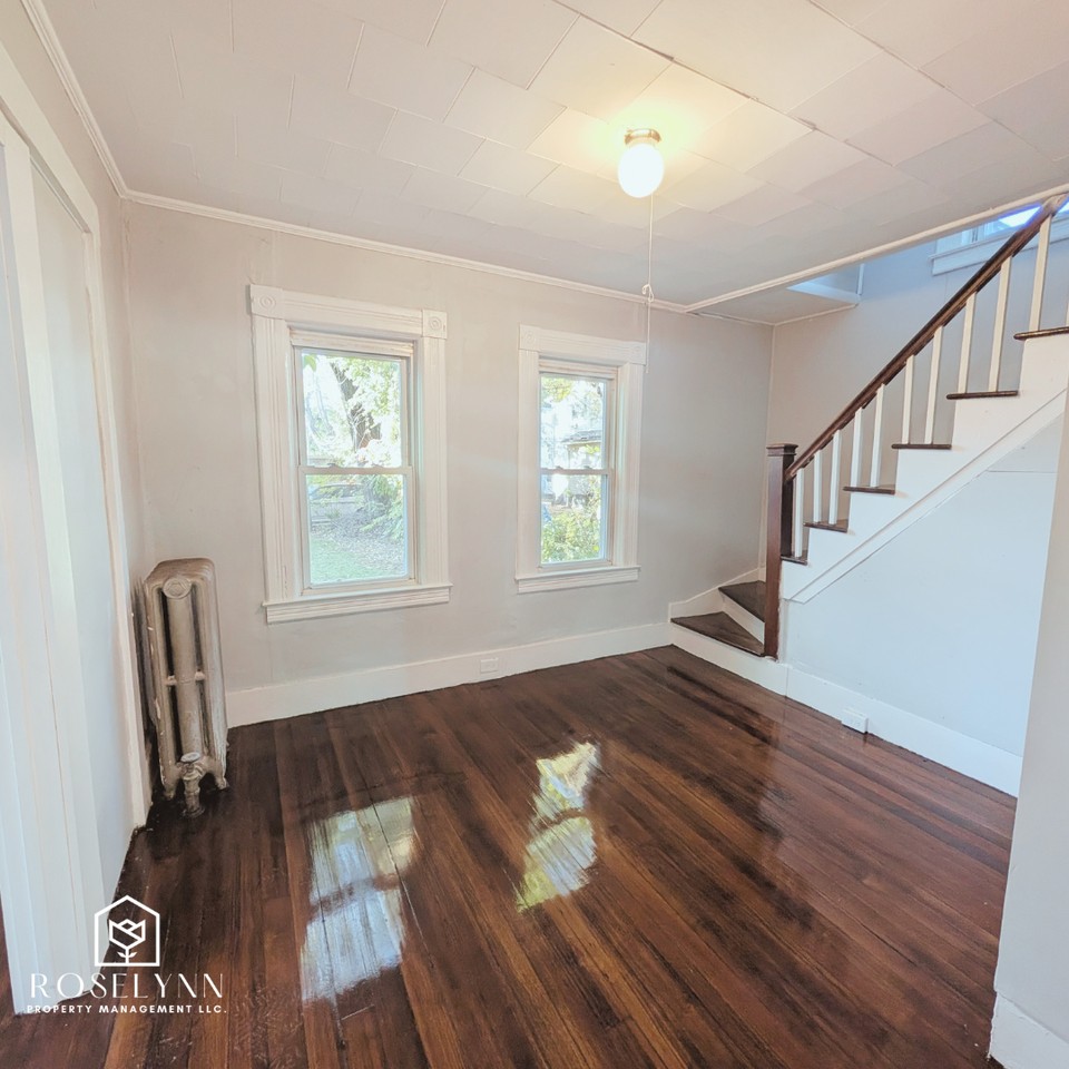 56 Andrew St - Photo 4 of 10