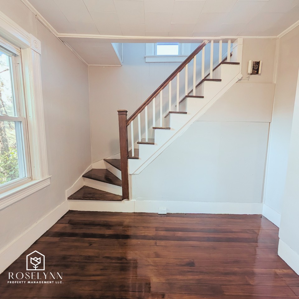 56 Andrew St - Photo 5 of 10