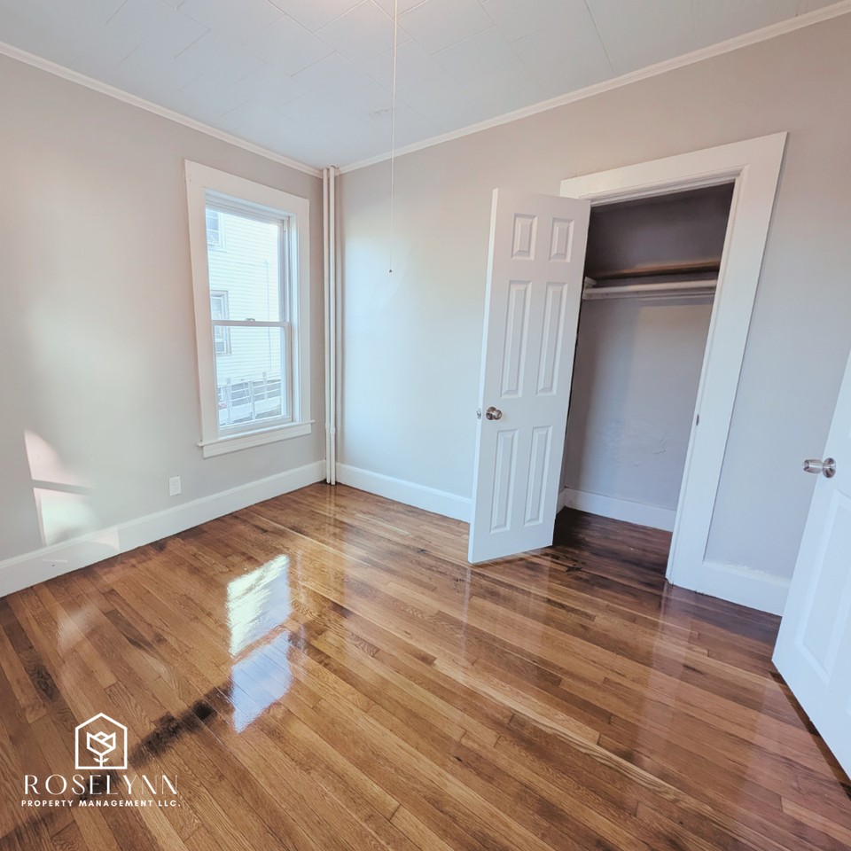 52 Andrew St #1 - Photo 4 of 7