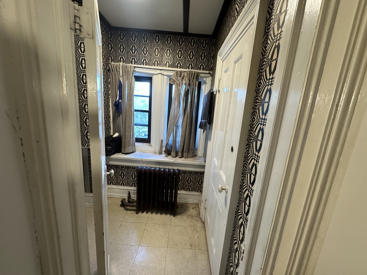 2190 Gerrard Street East #4B - Photo 4 of 5