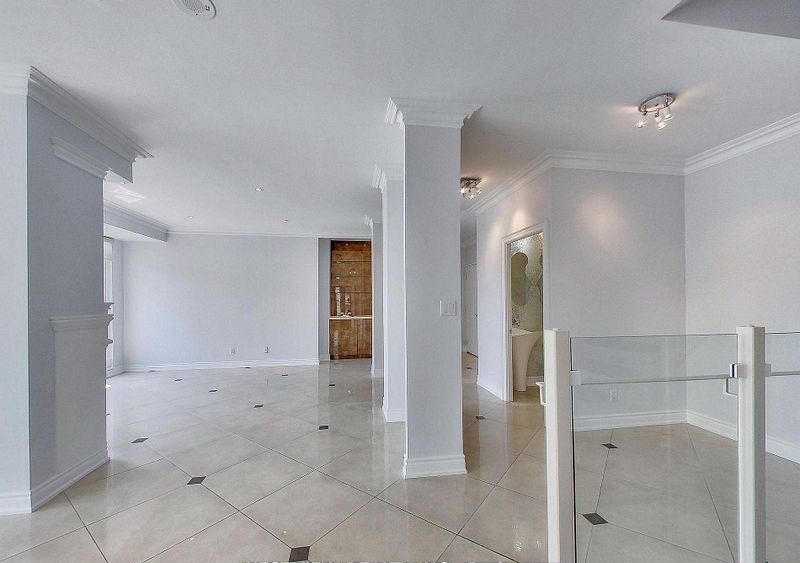 2111 Lake Shore Boulevard West #TH - Photo 6 of 10