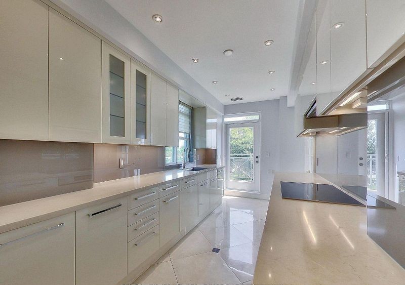 2111 Lake Shore Boulevard West #TH - Photo 7 of 10