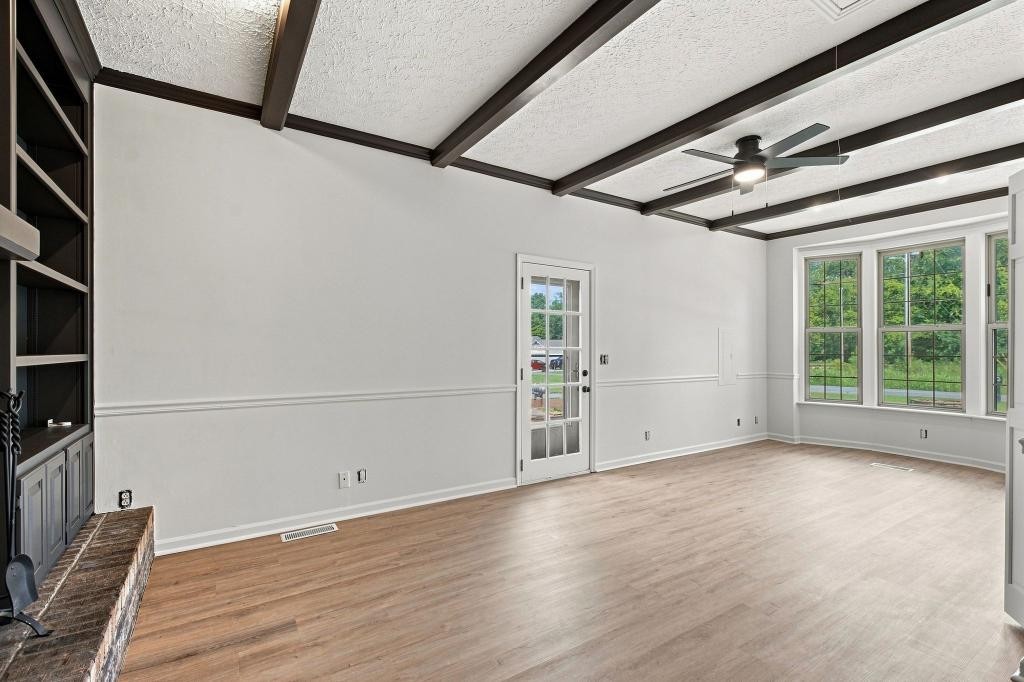 113 Gospel St - Photo 3 of 20