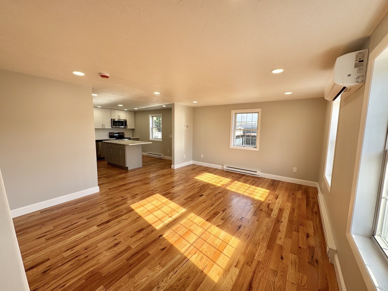 23 Boylston St #1 - Photo 4 of 34