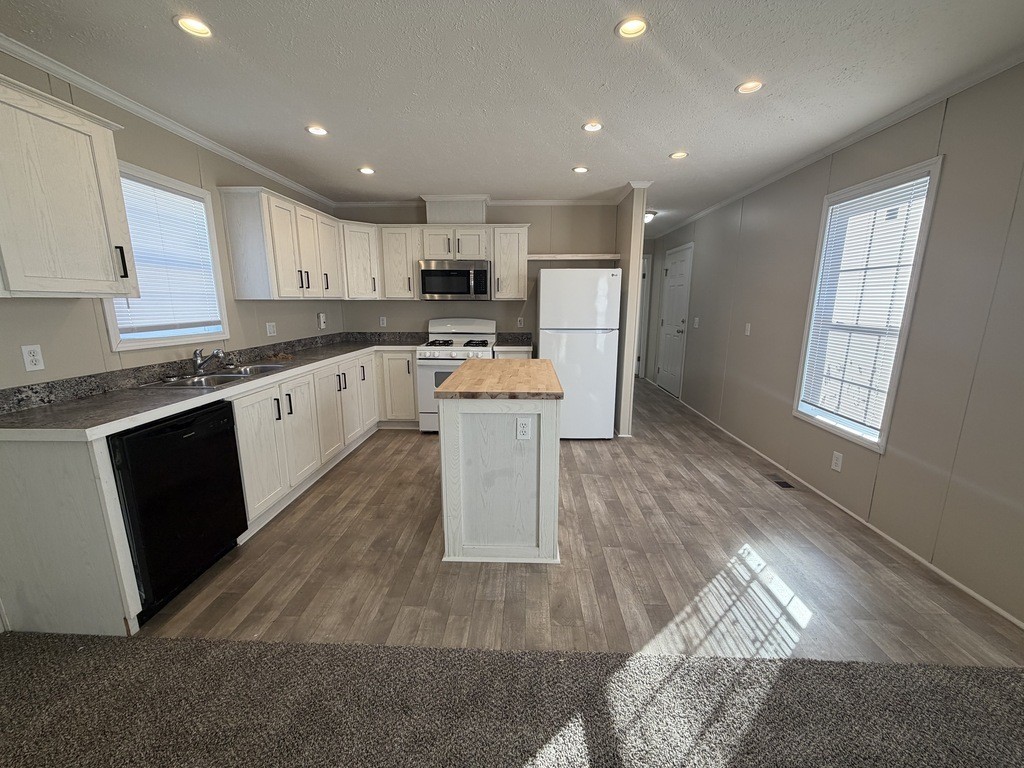 38054 Ducharme Dr #592 - Photo 5 of 25
