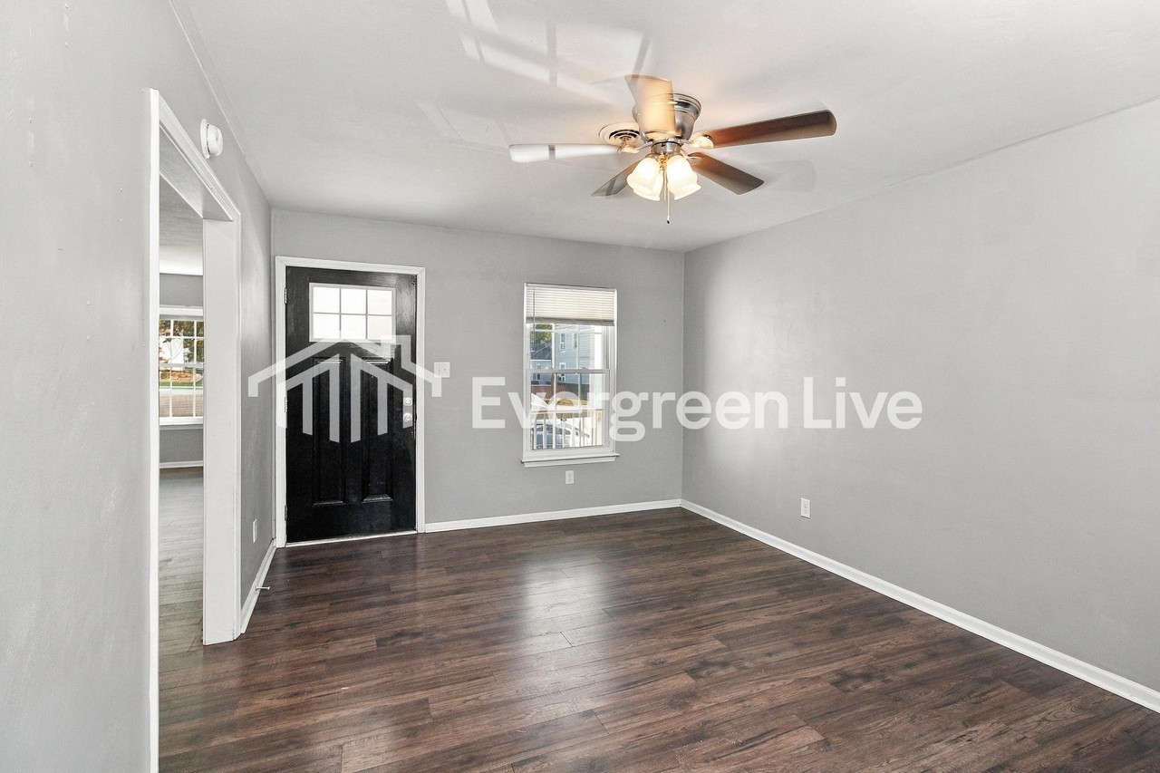 3508 Bainbridge Blvd - Photo 2 of 15