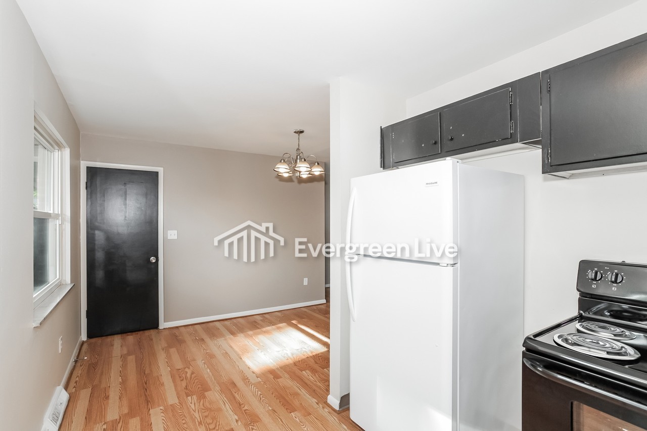 8379 Chesswood Dr - Photo 5 of 10
